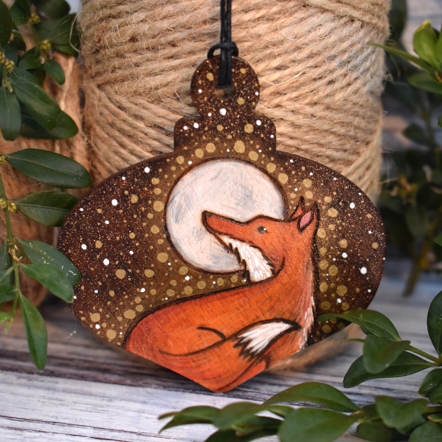 Moongazing fox hanging bauble. Pyrography personalised yule decoration.