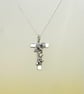 Letter T charm with bees  - Image 5