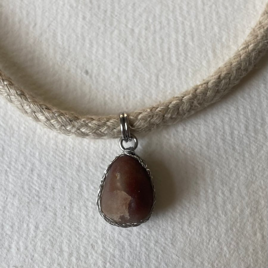 Chalcedony and hemp necklace