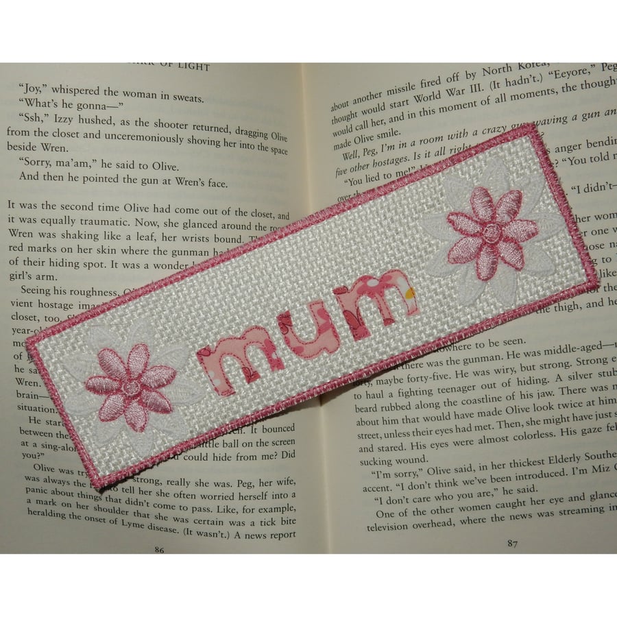 Bookmark Mum with lace applique flowers