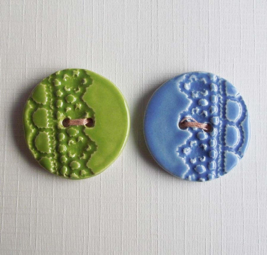 Set of two lace design large ceramic buttons