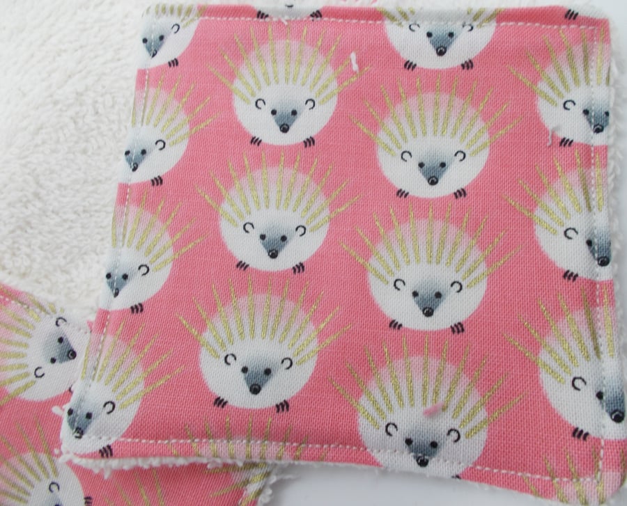 8 Reusable Face Wipes - Hedgehogs