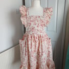 Traditional country cottage style cross back apron 