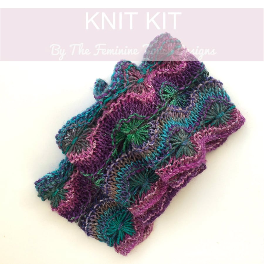 Knitting kit for flowery infinity scarf