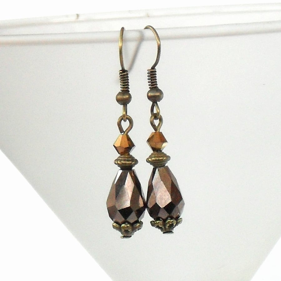 Bronze earrings with brown crystal 