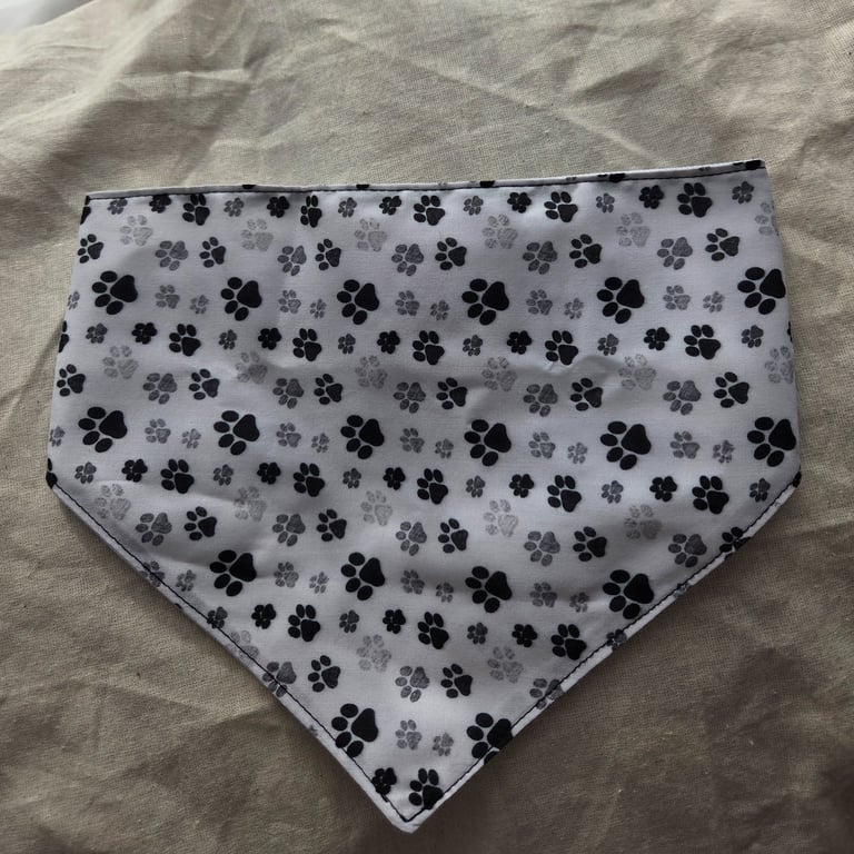 Elasticated slip-on Dog Bandana - Size L-XL