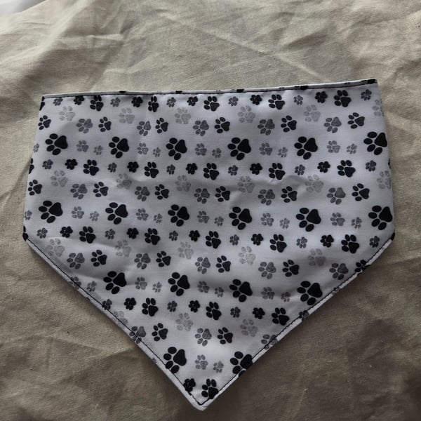 Elasticated slip-on Dog Bandana - Size L-XL