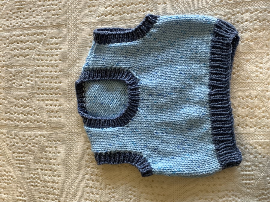 Baby sleeveless pullover