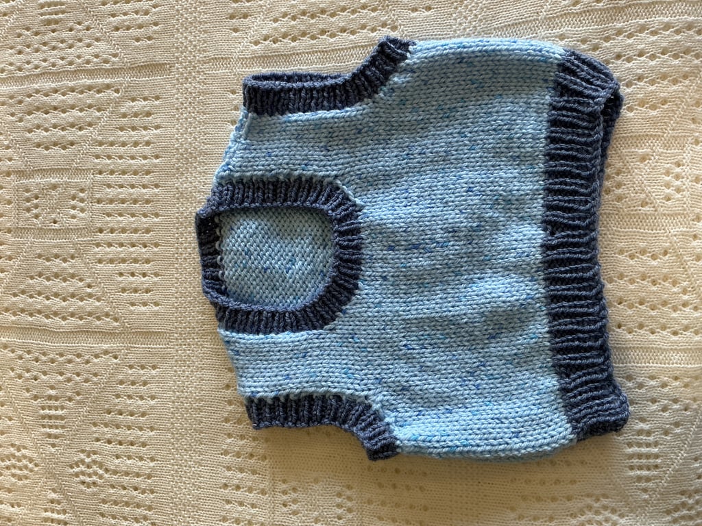 Baby sleeveless pullover