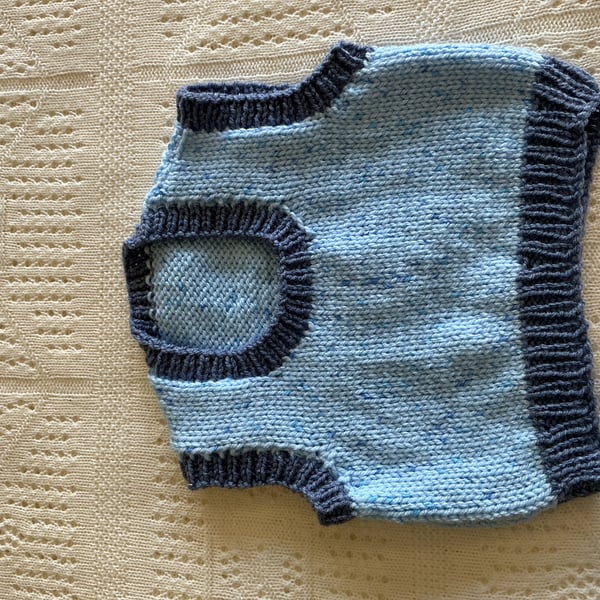 Baby sleeveless pullover