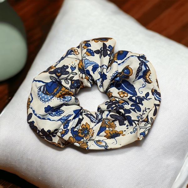 Handmade scruchie hair bobble