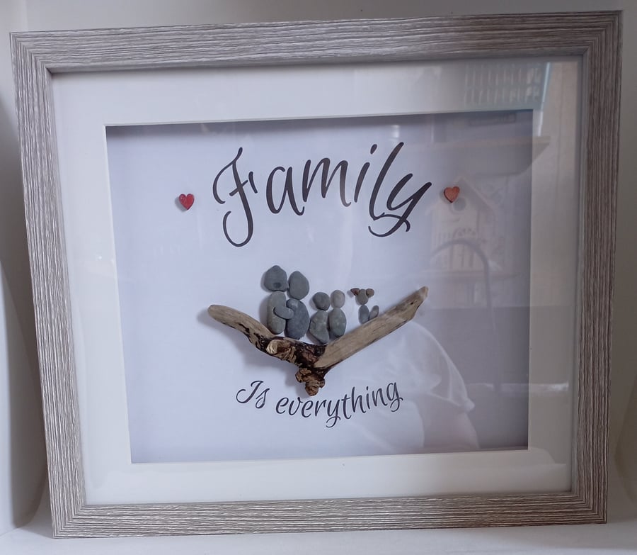 Family is everything pebble art frame, woodlandtimes