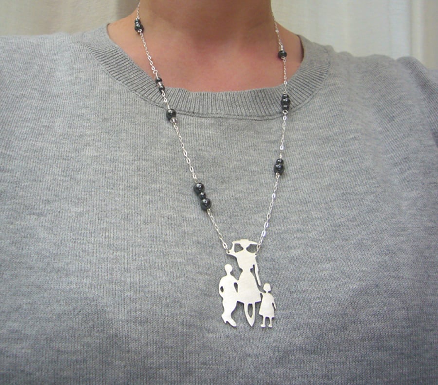 Lady & children necklace