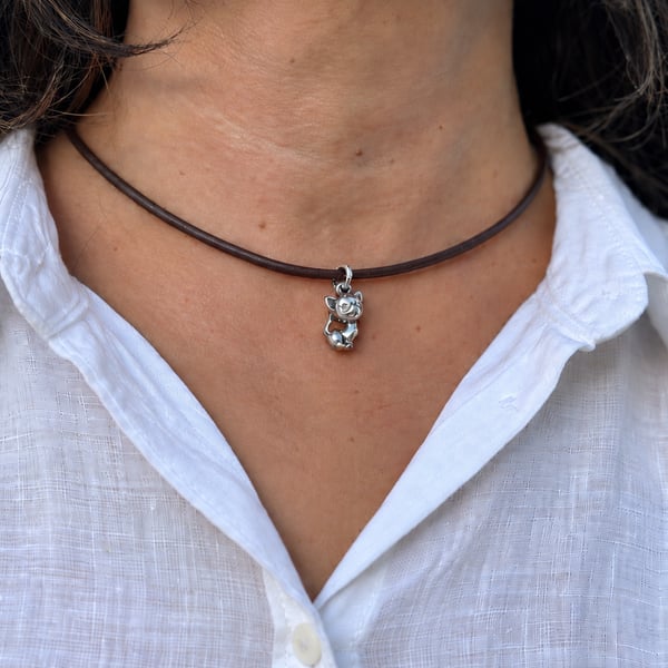 Women's leather necklace, Cat pendant, Minimalist necklace
