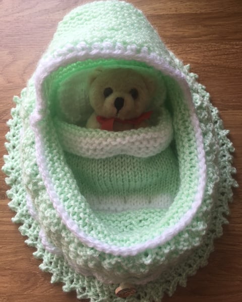 TED IN A BED - APPLE GREEN