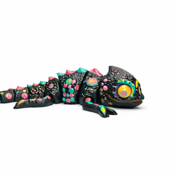 Articulated Chameleon Figure – Handpainted Custom 3D Printed Model