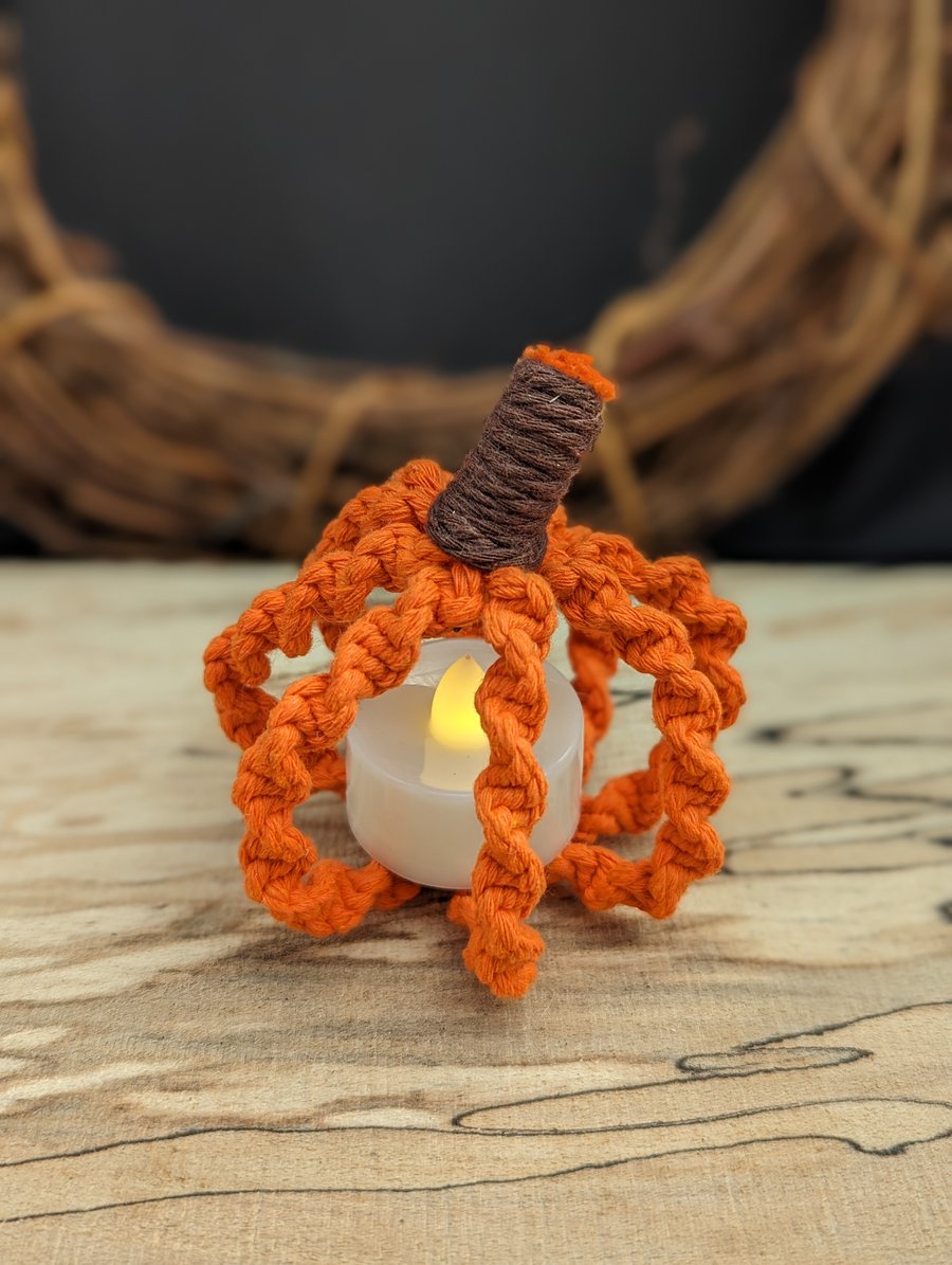 Macrame pumpkin tealight holder