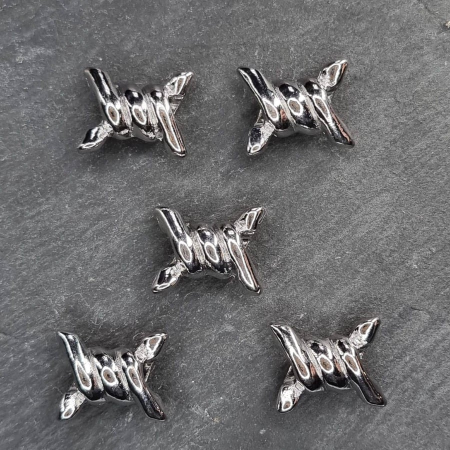 5 barbed wire charm beads