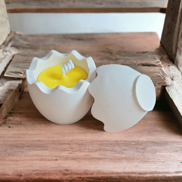 Egg shell soy wax candle in jesmonite shell