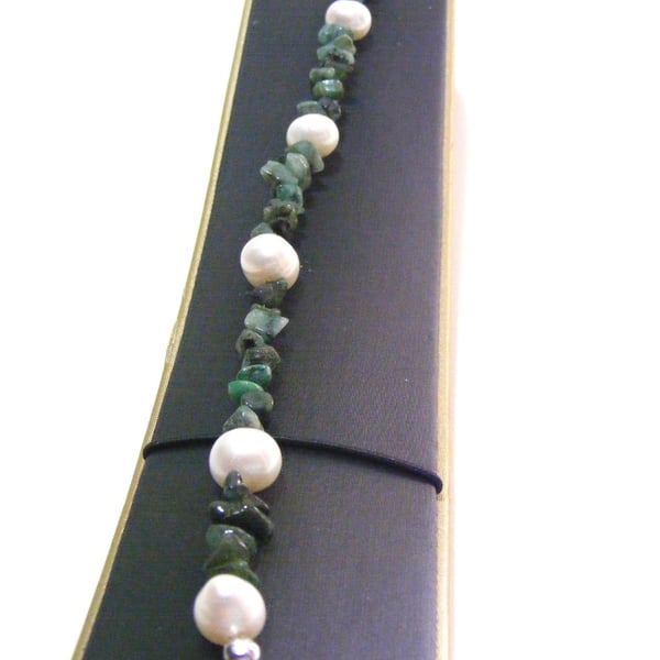Emerald and Freshwater Cultured Pearl Bracelet