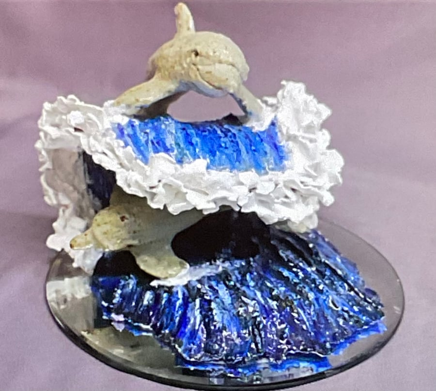 2 Dolphins and a Wave