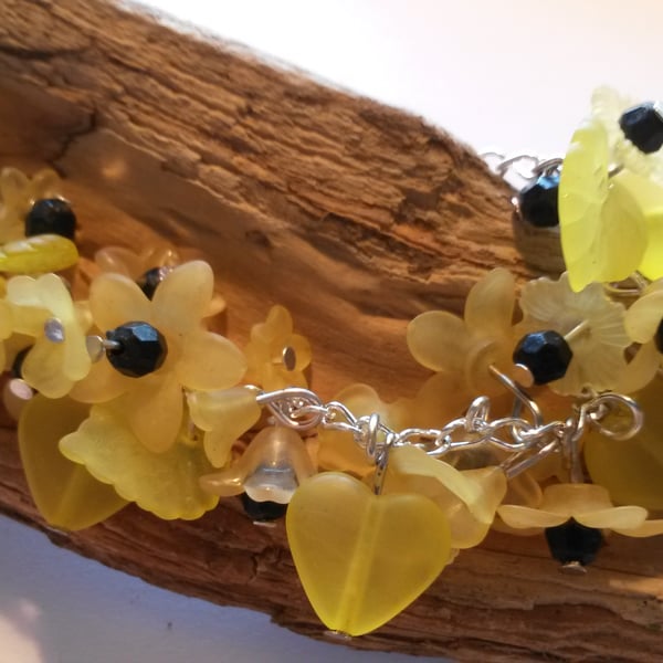 Bracelet Yellow and Black Lucite flowers and hearts 