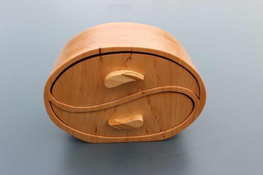 Yin Yang Box (WJB14)