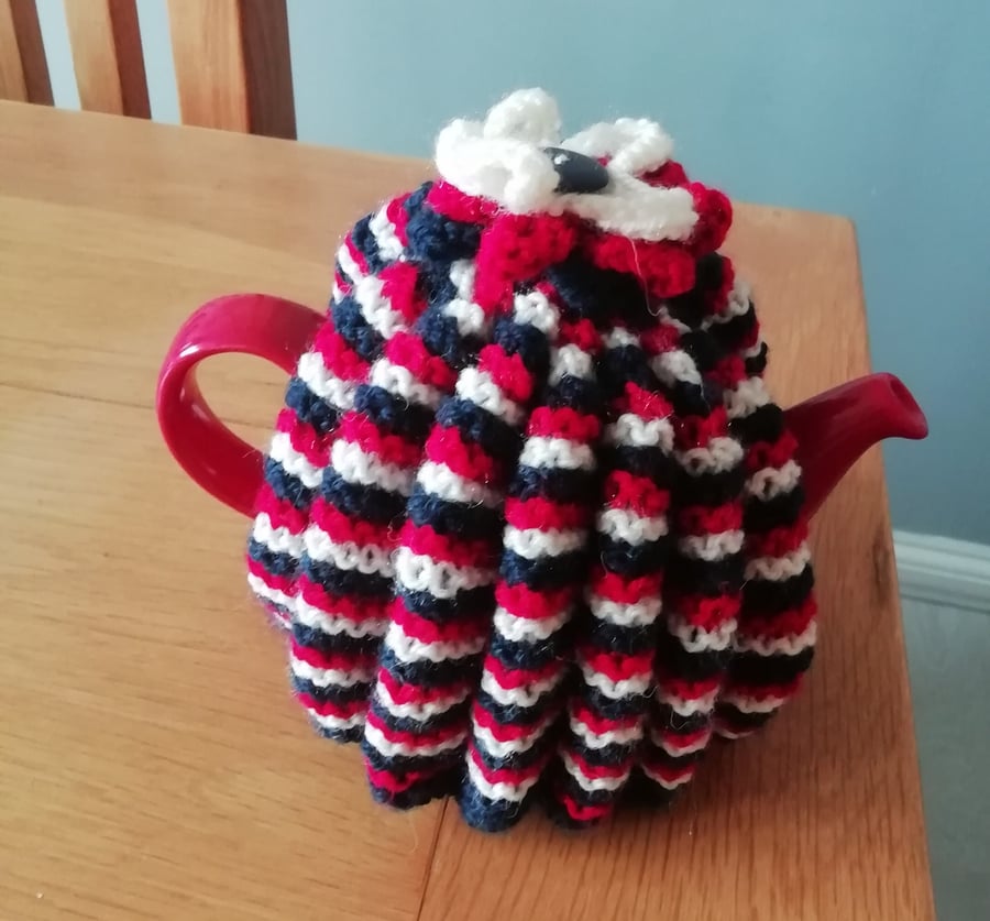  Small Retro Tea Cosy