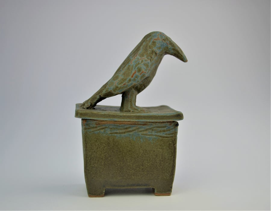 Ceramic crow box
