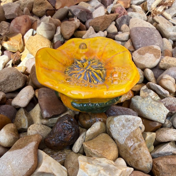 Ceramic flower water feeder for insects, bees and butterflies 