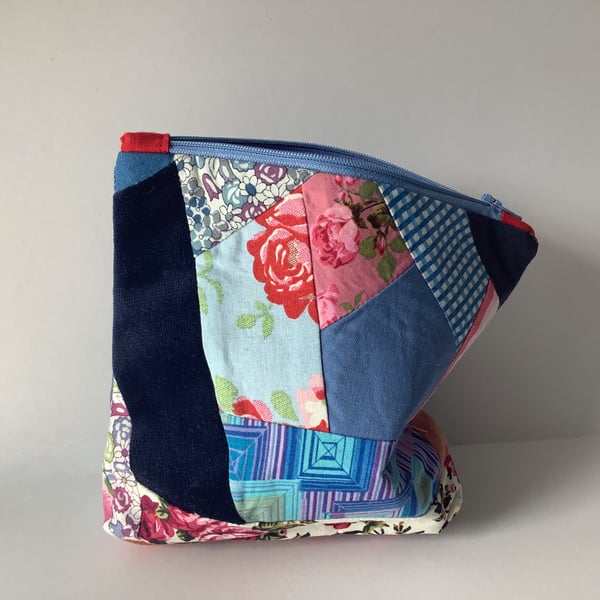 Makeup bag. Crazy patchwork 