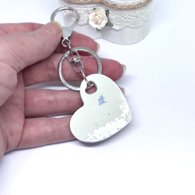 White Jesmonite Heart Keyring – Handmade Minimal Gift, Modern Decorative Keyring