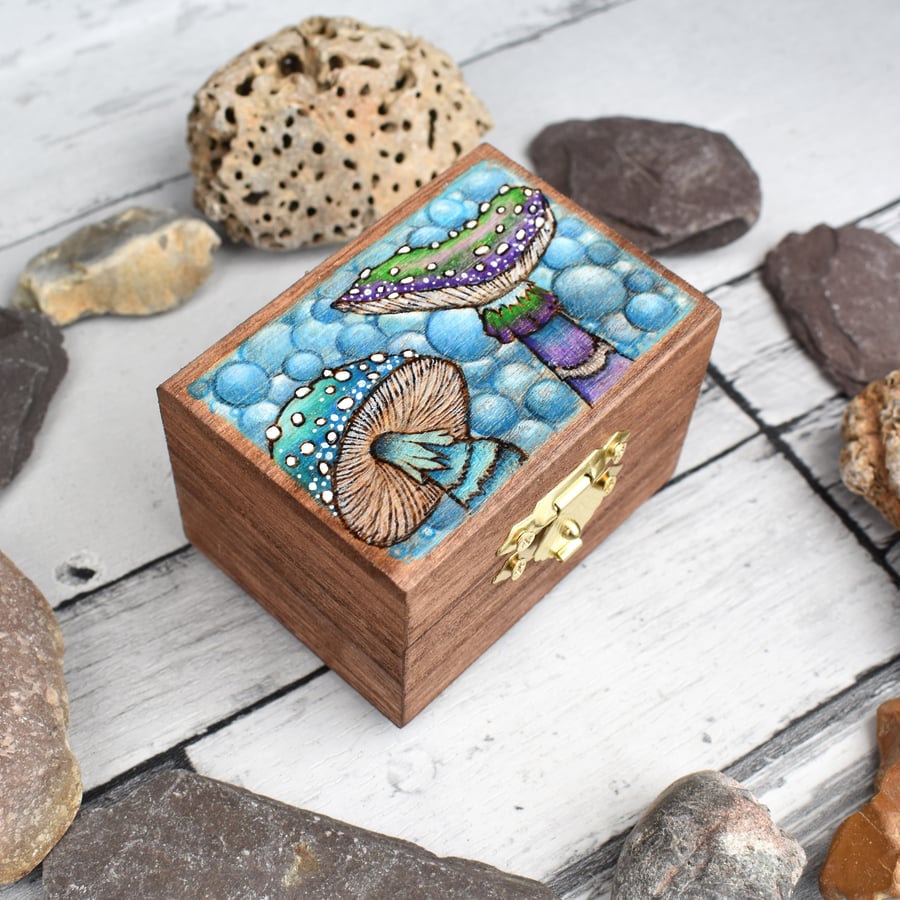 Sea Shrooms. Tiny pyrography box. Underwater toadstools.