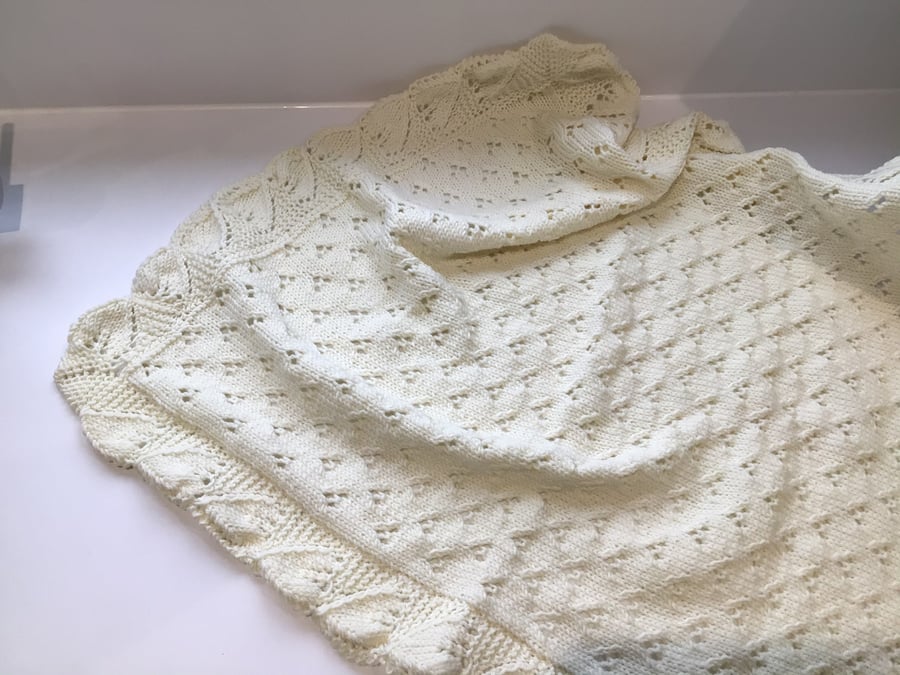 Baby blanket hand knitted in merino wool or super soft Acrylic