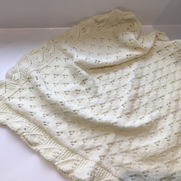 Baby blanket hand knitted in merino wool or super soft Acrylic