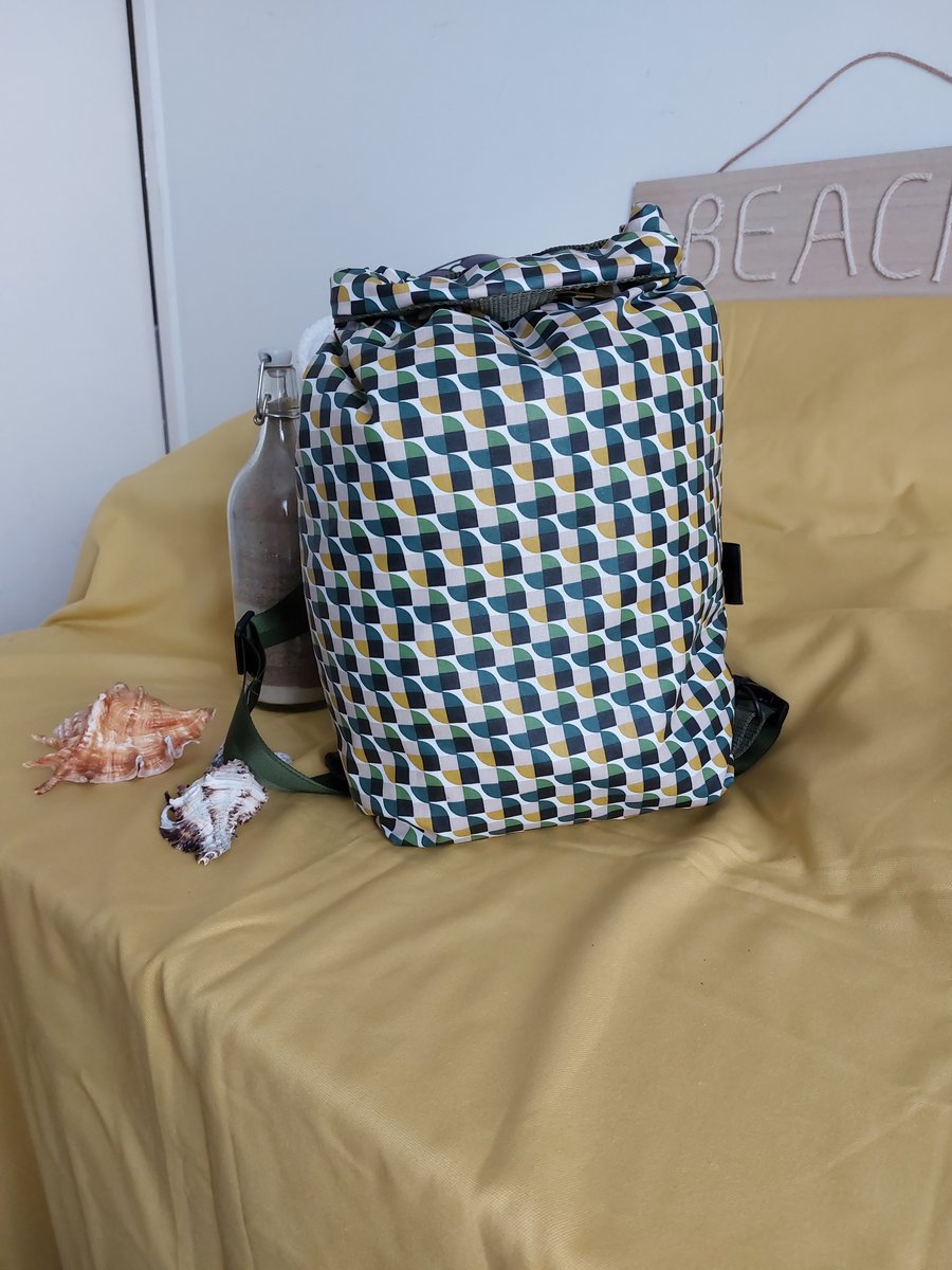 Xl green retro print drybag rucksack