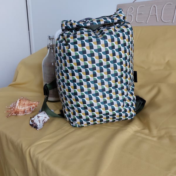 Xl green retro print drybag rucksack