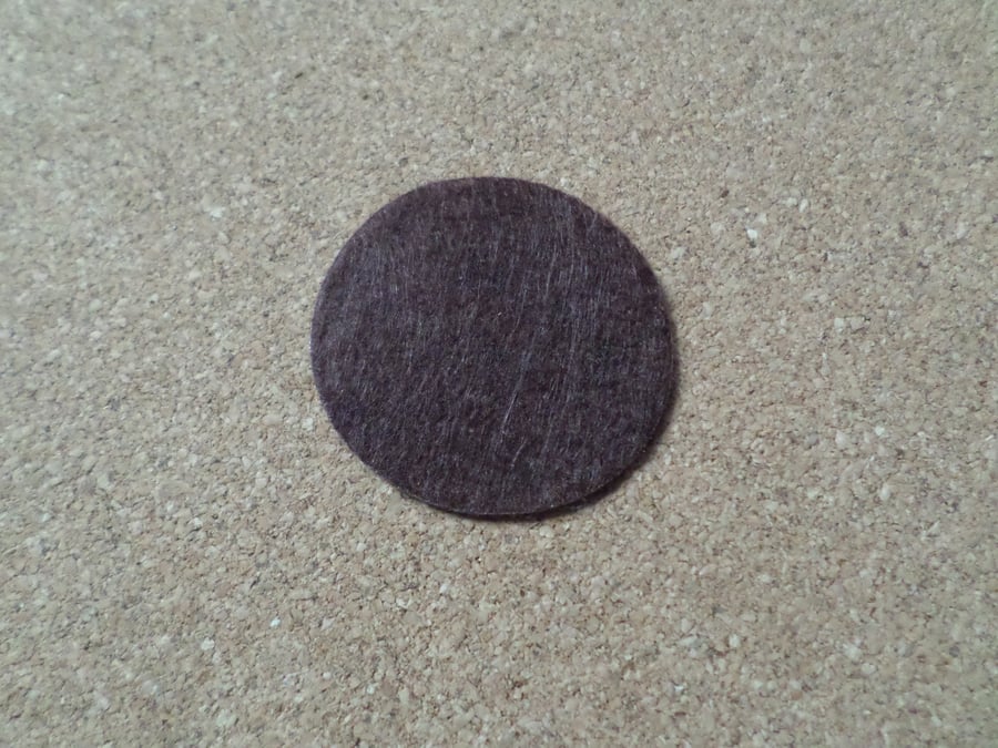10 x Felt Circles - 40mm - Brown 