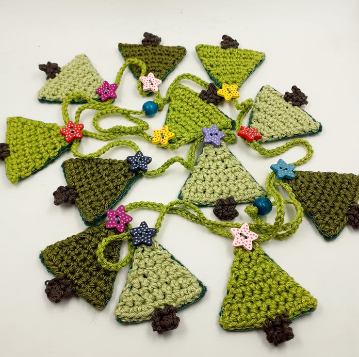 Crochet Christmas Tree Garland with Wooden Butt... Folksy