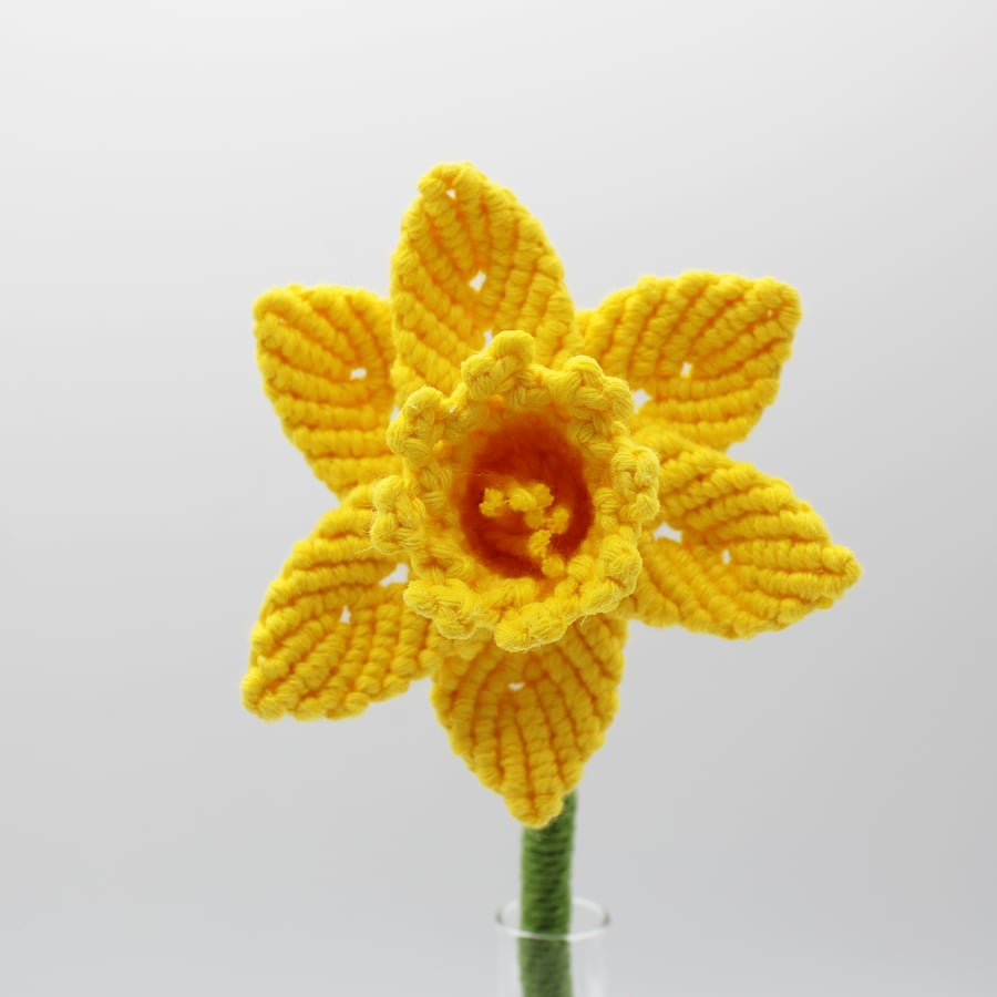 Macrame daffodil, spring flower, Mothers Day gift, single stem daffodil