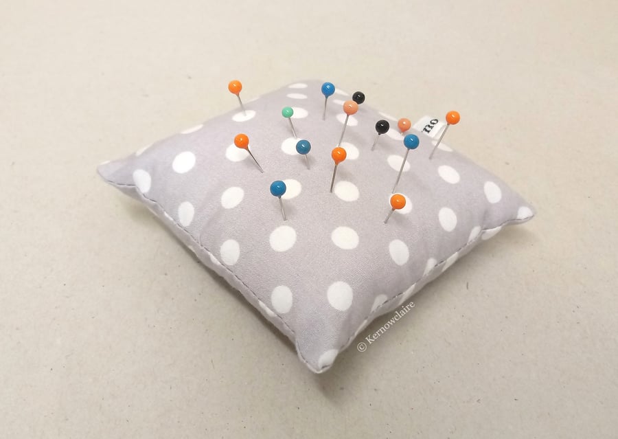 Pin cushion in grey with white spots