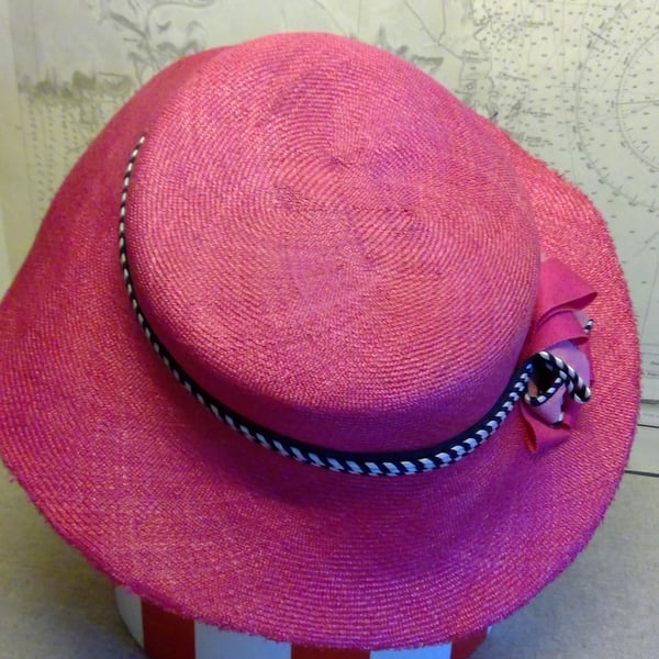 'New Look' style pink straw