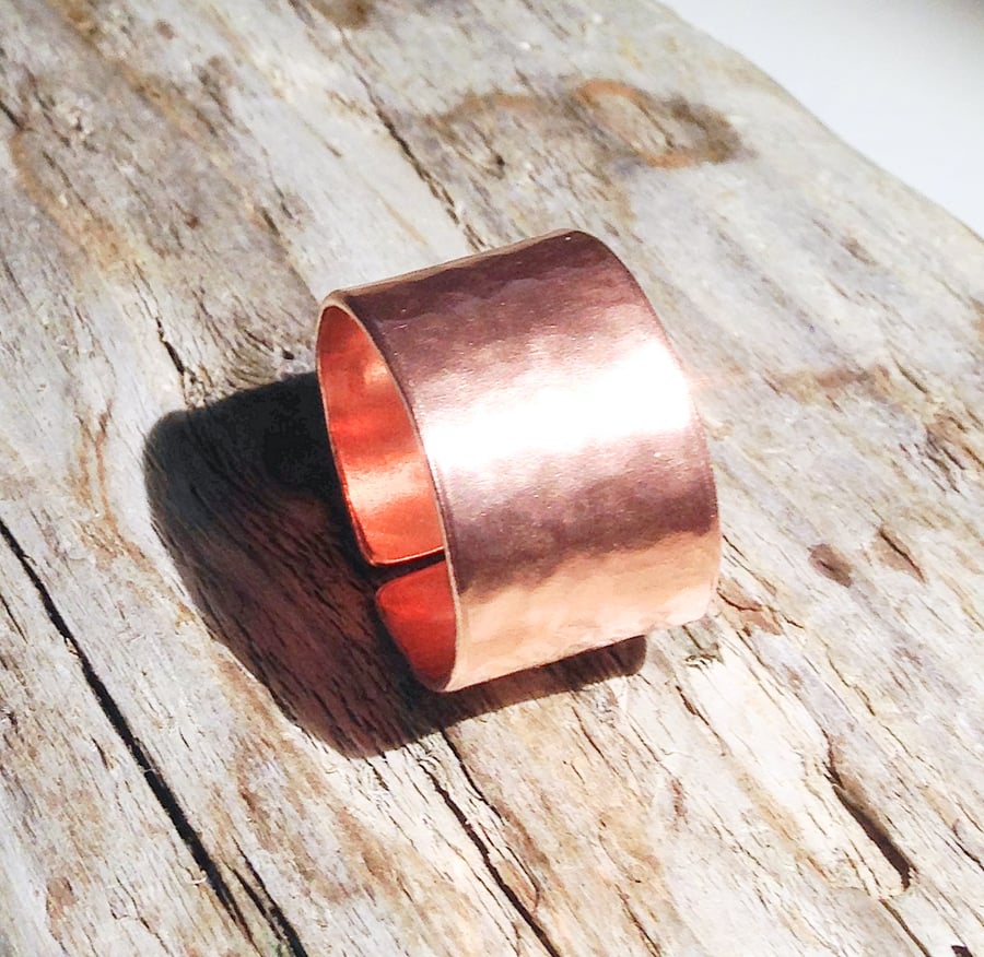 Hammered Wide Band Open Copper Ring UK Size Q (RGCUOPQ1) - UK Free Post