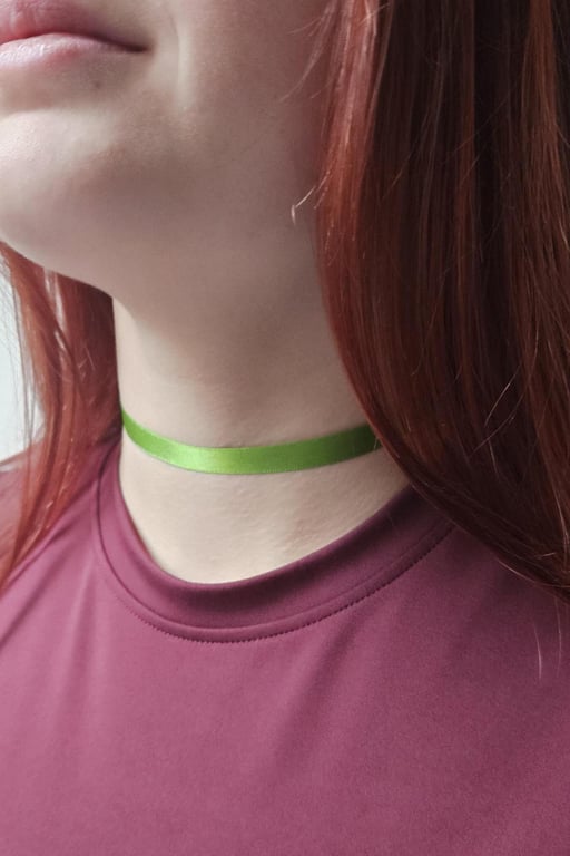 Women's Summer Green Satin Ribbon Choker Necklace with Adjustable Fastenings