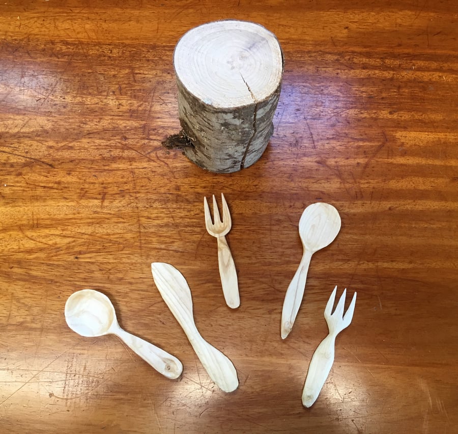 Set of picnic cutlery