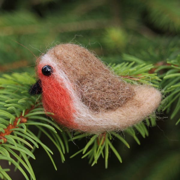 Robin needle felt winter brooch