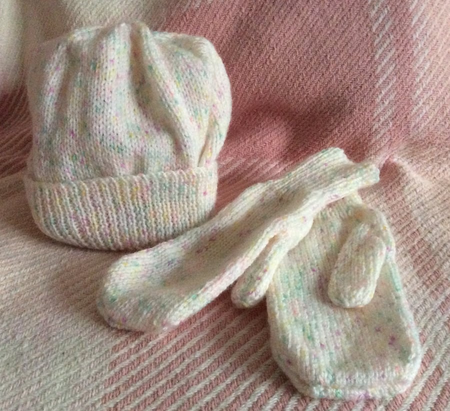 Adult Beanie Hat & Mittens Set in Cream Speckled Multi Colour flecks