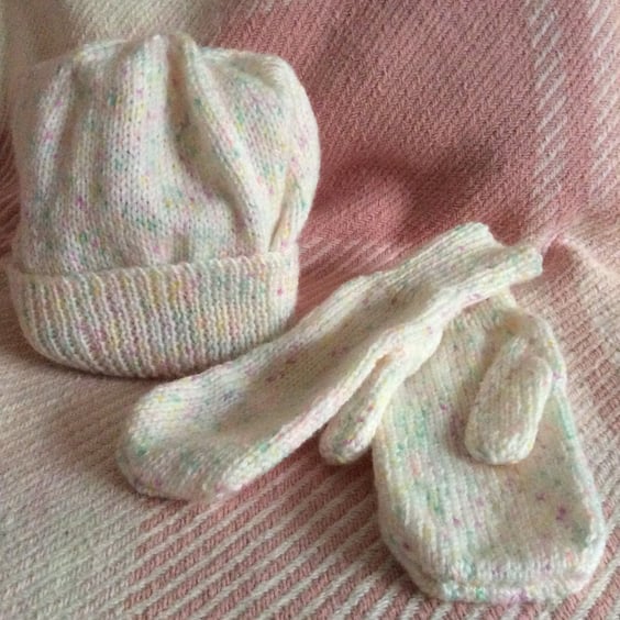Adult Beanie Hat and Mittens Set in Cream Speckled Multi Colour flecks