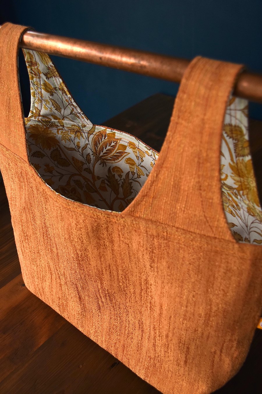 shopping bag – russet exterior with flower print interior