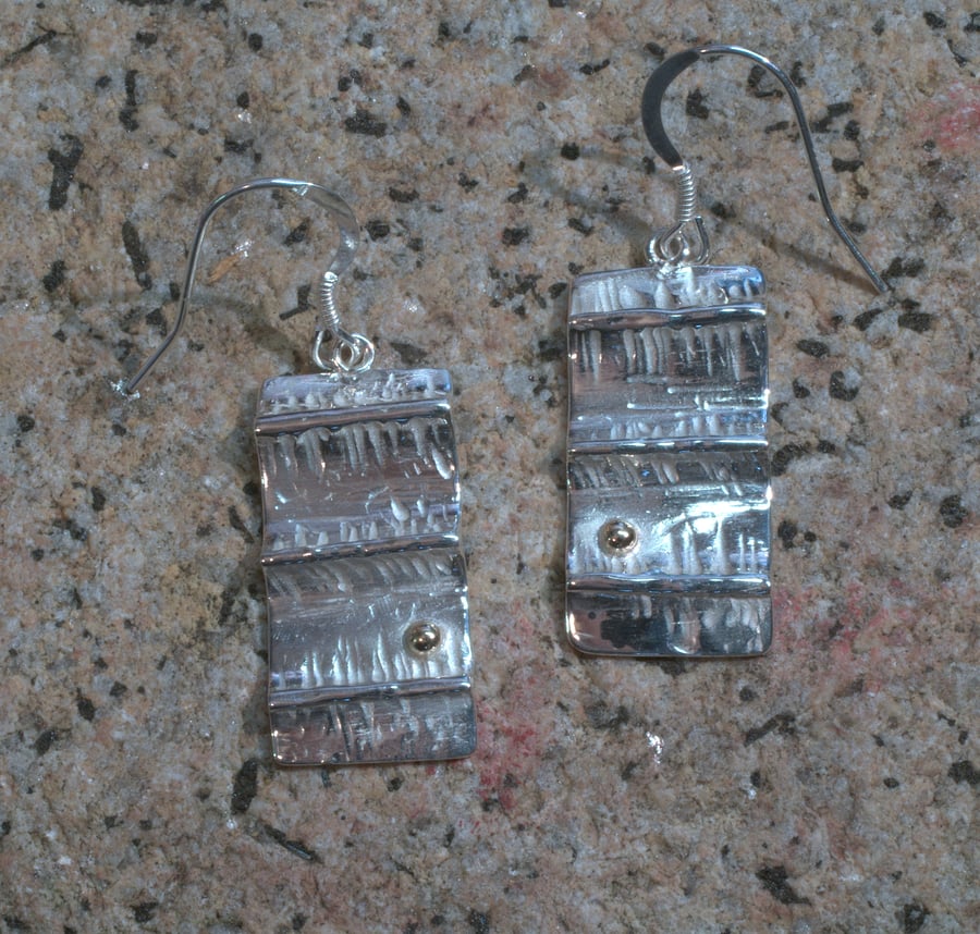 Silver and 9ct "Wave" drop earrings